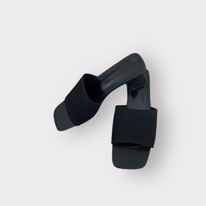 Cuccoo black sandals size 6.5
